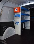 2_Kangoo con estantes y accesorios